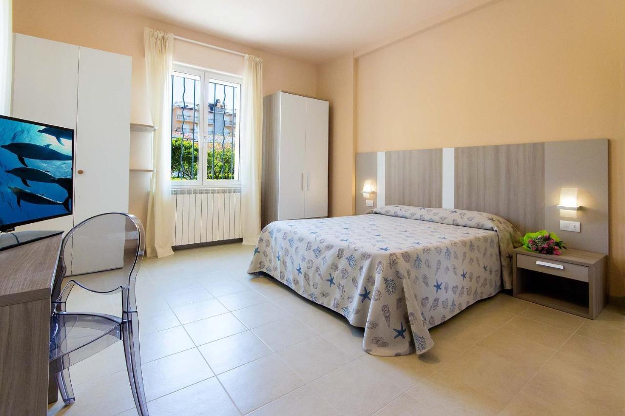 Hotel Villa San Giuseppe San Bartolomeo al Mare Kültér fotó