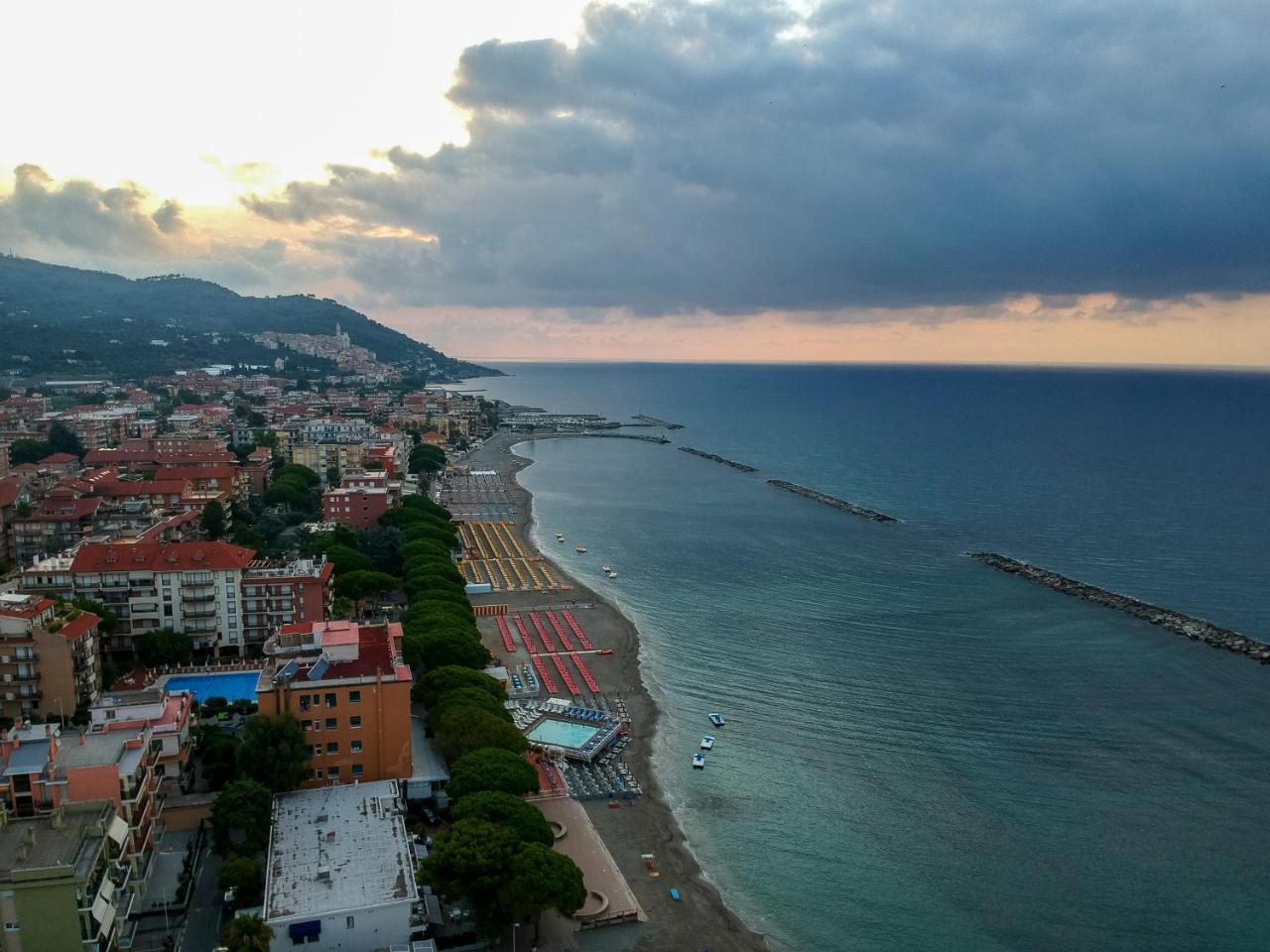 Hotel Villa San Giuseppe San Bartolomeo al Mare Kültér fotó