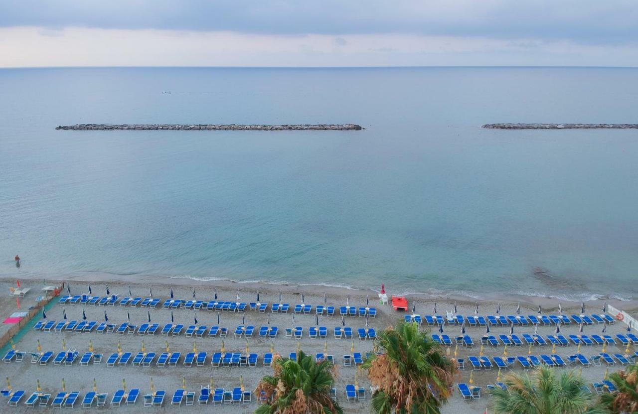 Hotel Villa San Giuseppe San Bartolomeo al Mare Kültér fotó